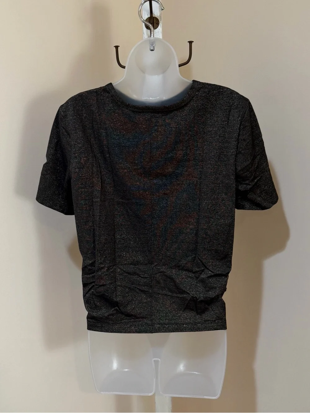 NWOT LULULEMON CRESCENT TEE TWIST FRONT WAIST LENGTH BLACK SHIMMER SPARK SIZE 4